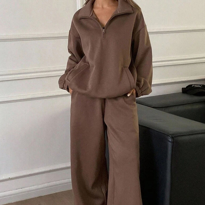 Damer Fleece-Loungewear-set med hög krage och praktiska fickor Mirla-Eva Jonsson