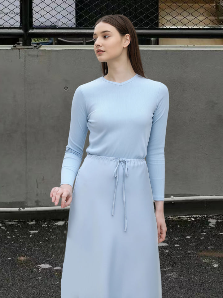 Damer Flödande Maxiklänning med eleganta långa ärmar och midjeanpassad band Mirla-Eva Jonsson