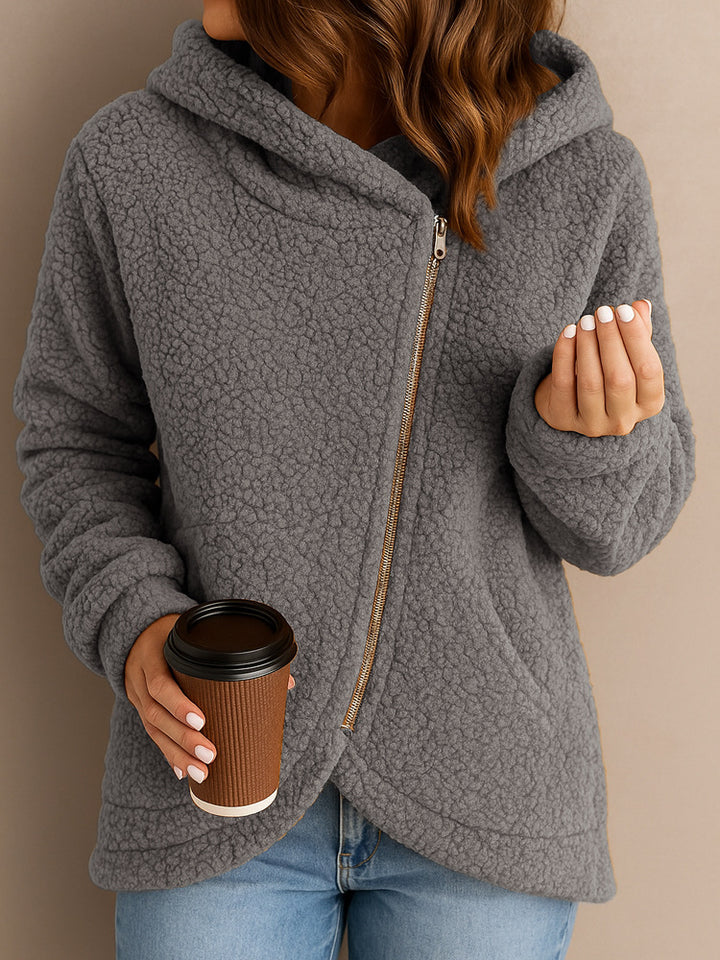 Damer Fluffig Hoodiejacka med asymmetrisk dragkedja Mirla-Eva Jonsson