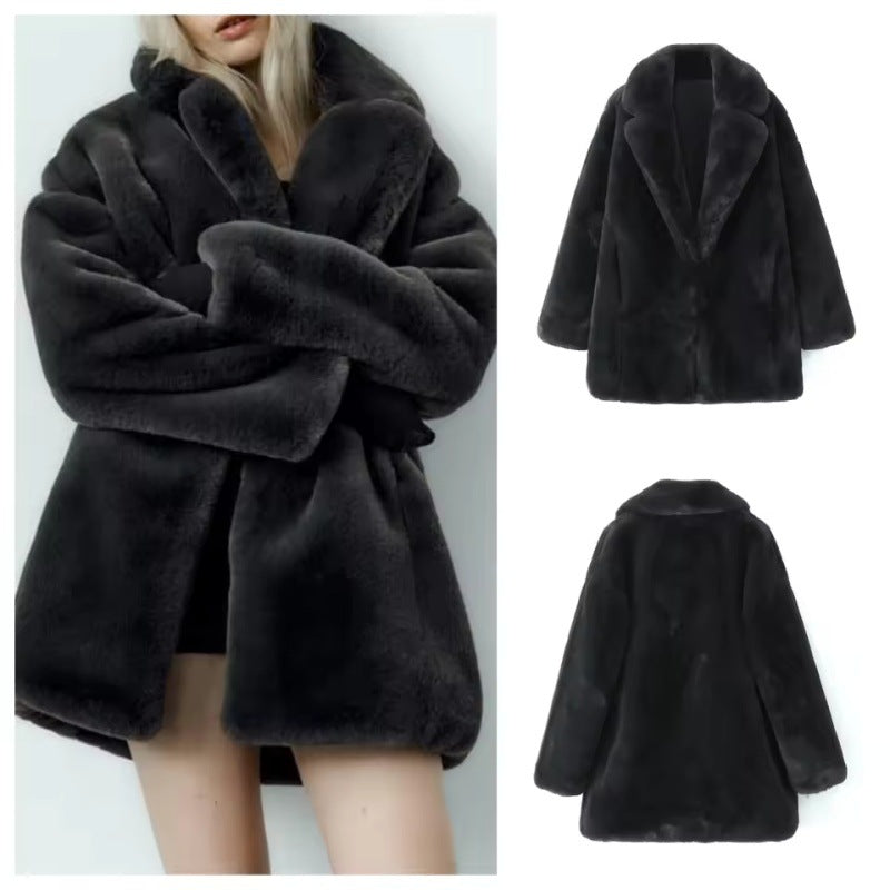 Damer Fluffig Oversized Konstpälsrock med djup krage Mirla-Eva Jonsson