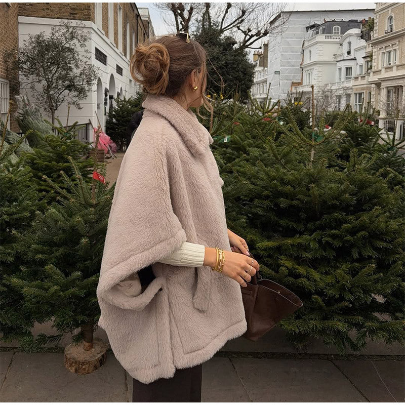 Damer Fluffig Poncho Mirla-Eva Jonsson