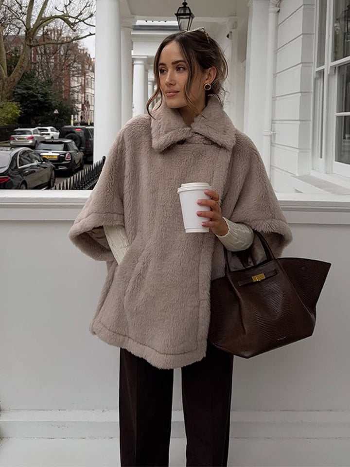 Damer Fluffig Poncho Mirla-Eva Jonsson