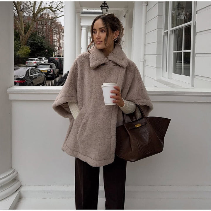 Damer Fluffig Poncho Mirla-Eva Jonsson