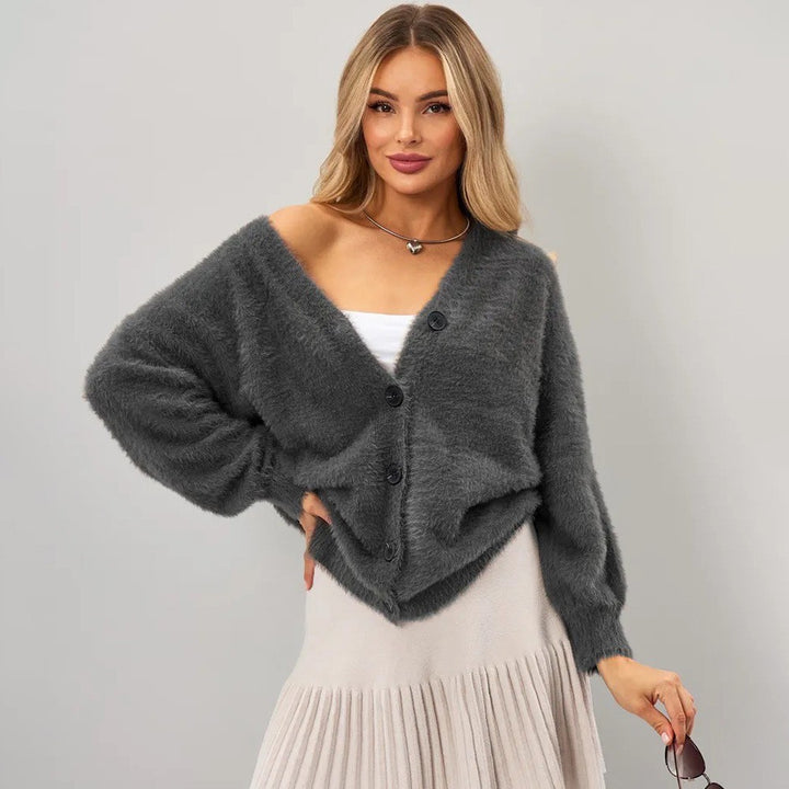 Damer Fluffy Cardigan med Djup V-Hals och Knappar Detaljer Mirla-Eva Jonsson