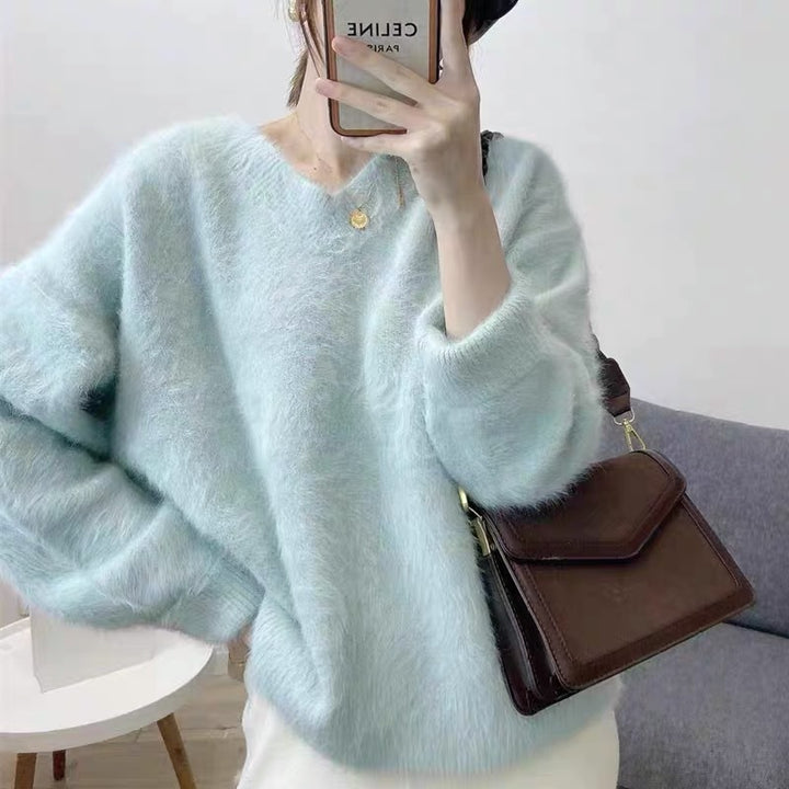 Damer Fluffy V-hals Tröja gjord av Mohair Mirla-Eva Jonsson