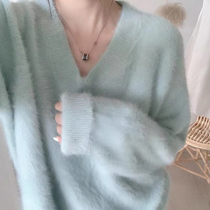 Damer Fluffy V-hals Tröja gjord av Mohair Mirla-Eva Jonsson