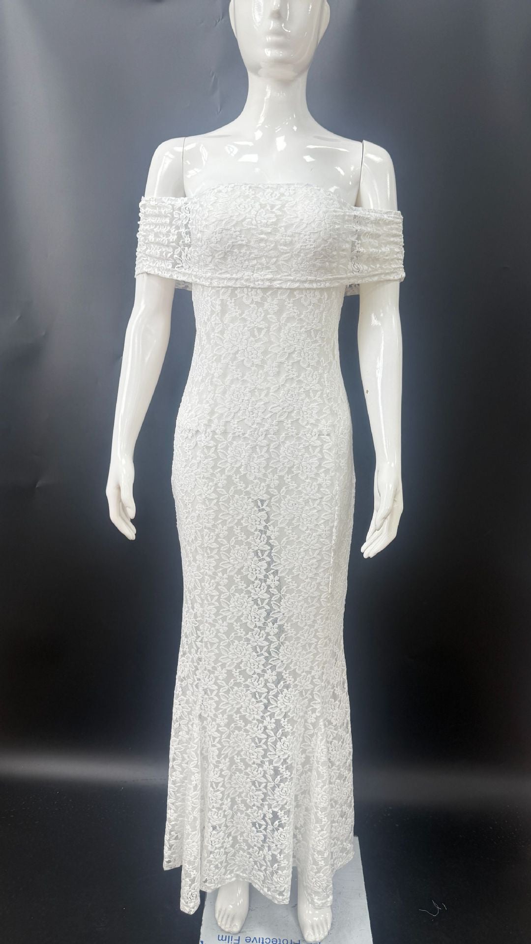 Damer Förföriskt Spets-Maxiklänning med off-shoulder design Mirla-Eva Jonsson