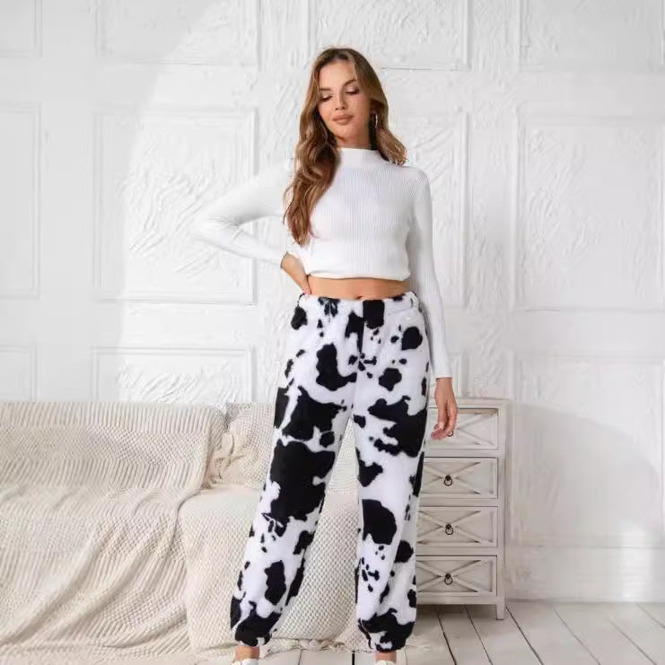 Damer Fuzzy Fritidsbyxor med unik ko-mönster Mirla-Eva Jonsson
