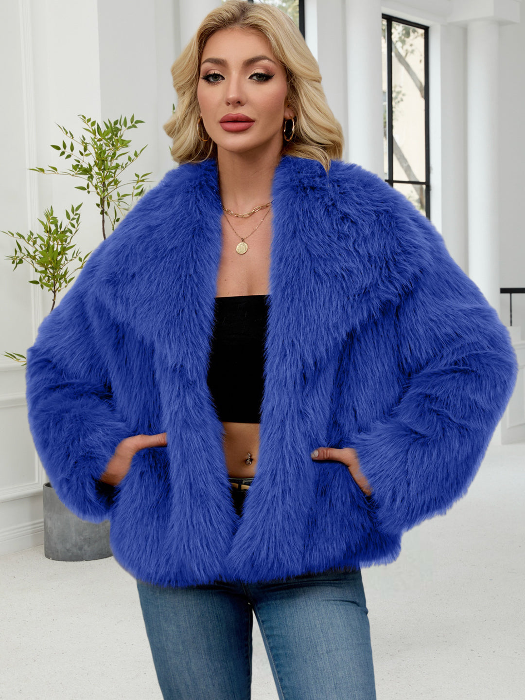 Damer Fuzzy Konstpälsjacka med oversized snitt och voluminösa ärmar Mirla-Eva Jonsson