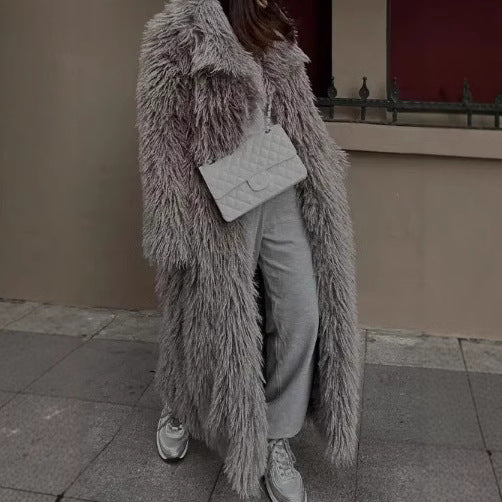 Damer Fuzzy Oversized-Kappa i Konstpäls Mirla-Eva Jonsson