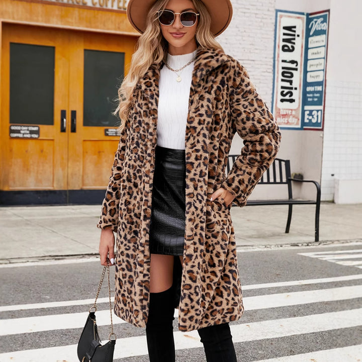 Damer Fuzzy Plyschmantel i Leopardslook Mirla-Eva Jonsson