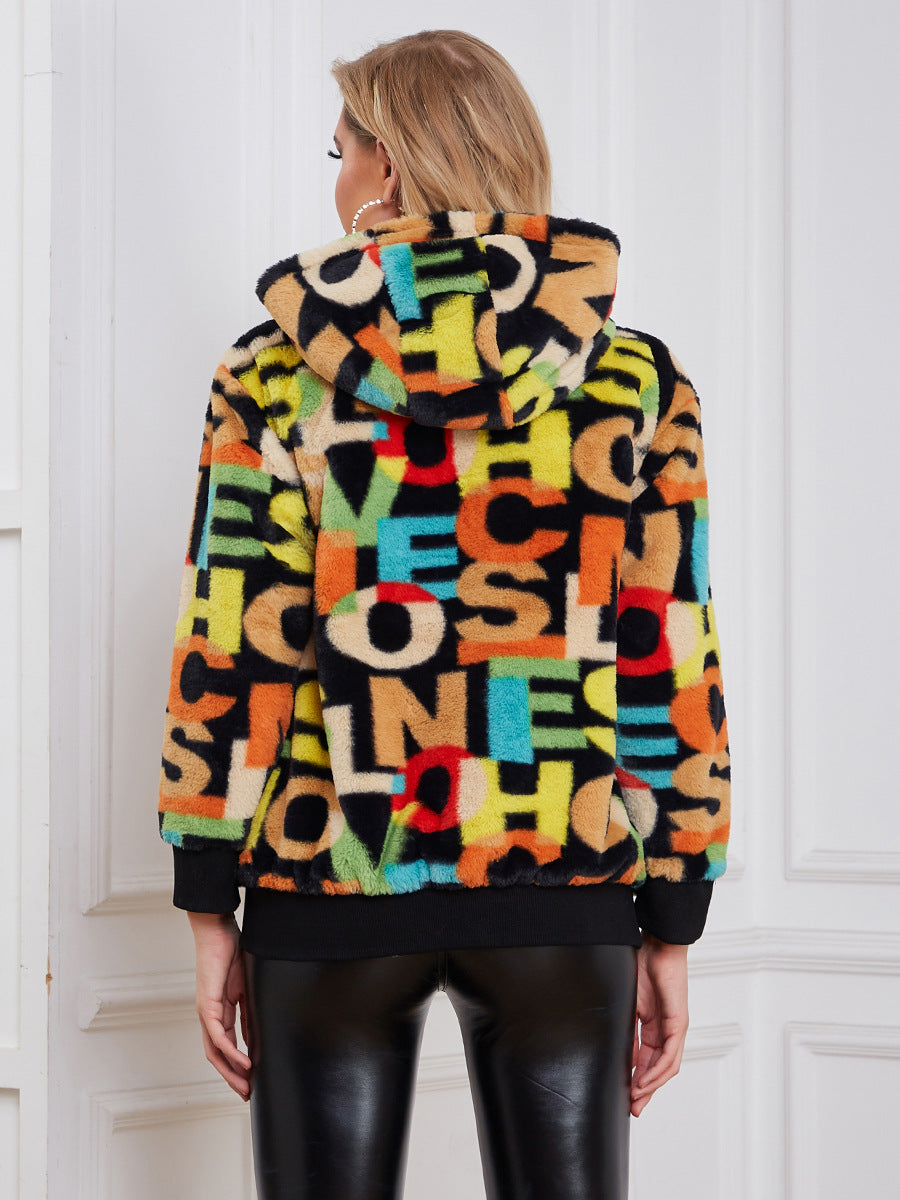Damer Fuzzy Ytterjacka med färgglad design och fluffigt innerfoder Mirla-Eva Jonsson