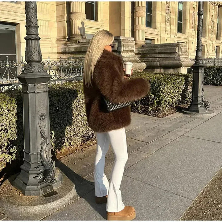 Damer Fuzzy pälsjacka med vid passform Mirla-Eva Jonsson