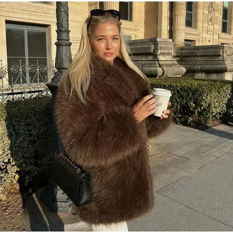 Damer Fuzzy pälsjacka med vid passform Mirla-Eva Jonsson