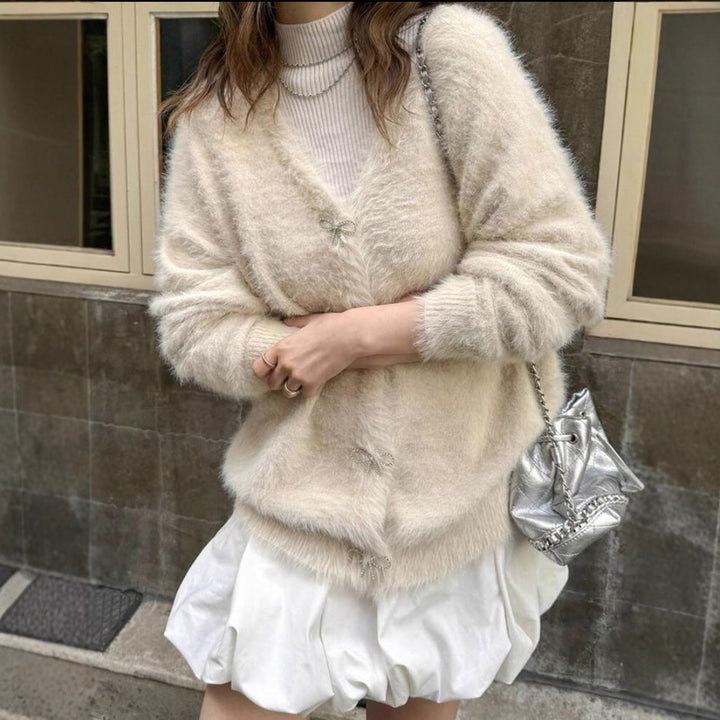 Damer Fuzzy stickad cardigan med eleganta knapppdetaljer Eva Jonsson-Eva Jonsson