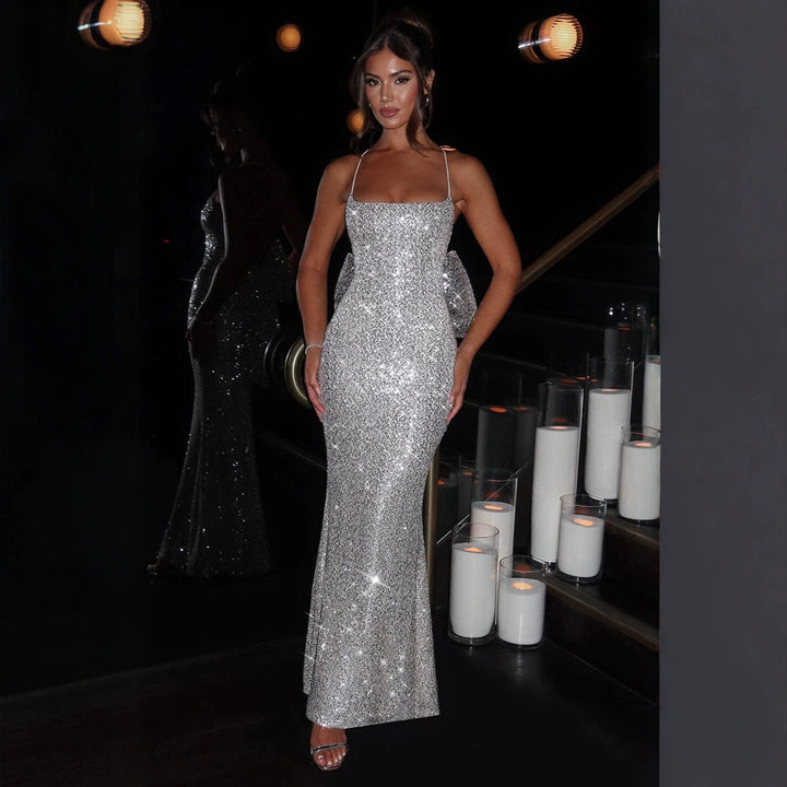 Damer Glamorous Aftonklänning med Glittrande Paljetter och Elegant Bakskärning-Eva Jonsson