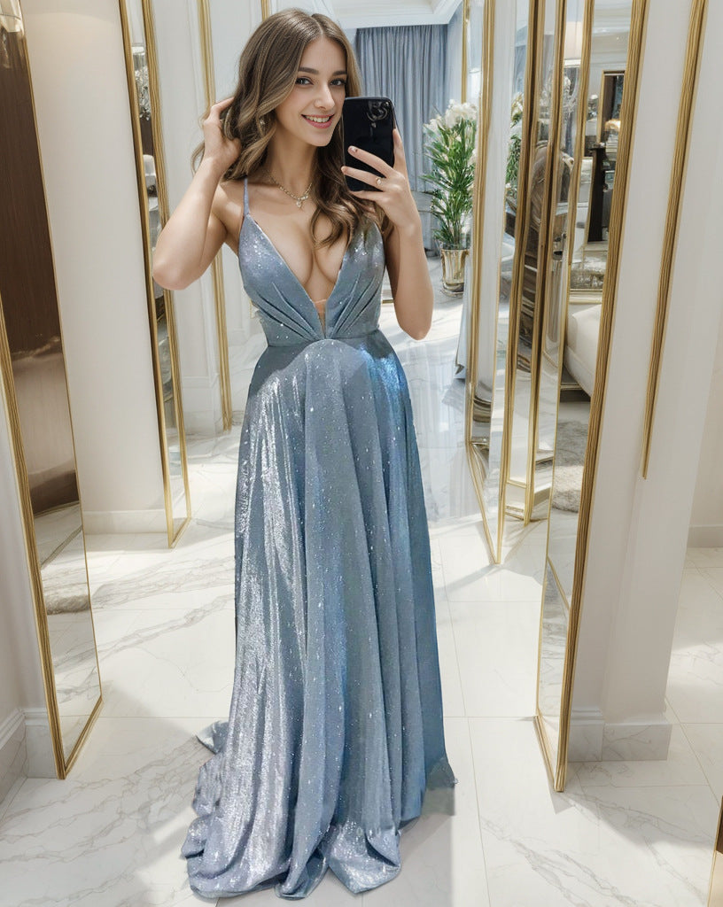 Damer Glamorous Evening Dress med V-Hals och Glittrande Design Mirla-Eva Jonsson