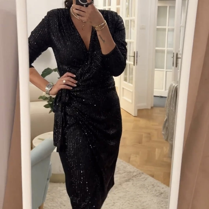 Damer Glamourösa Paljettklänning med Inbunden Look och Långa Ärmar Mirla-Eva Jonsson