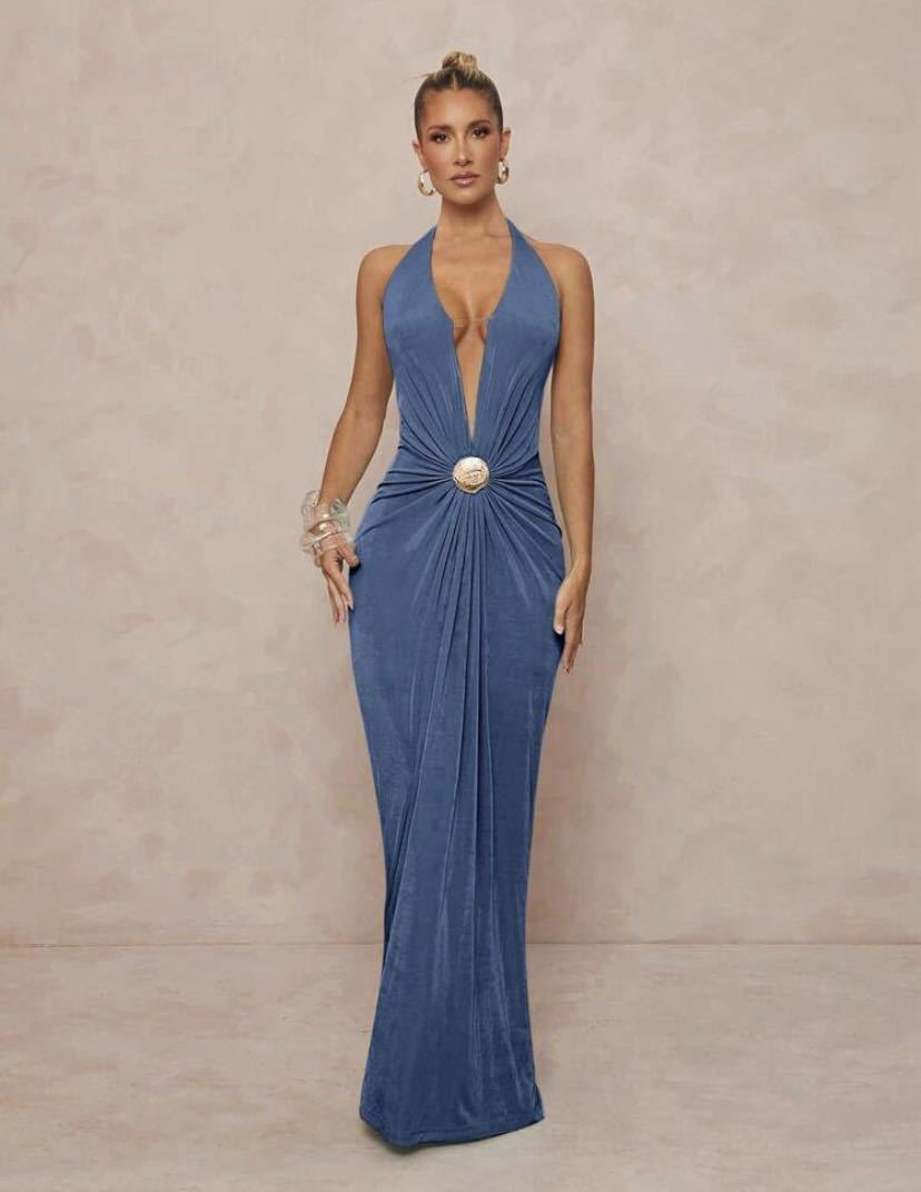 Damer Glamouröst Aftonklänning med djup V-ringning och elegant drapering Mirla-Eva Jonsson