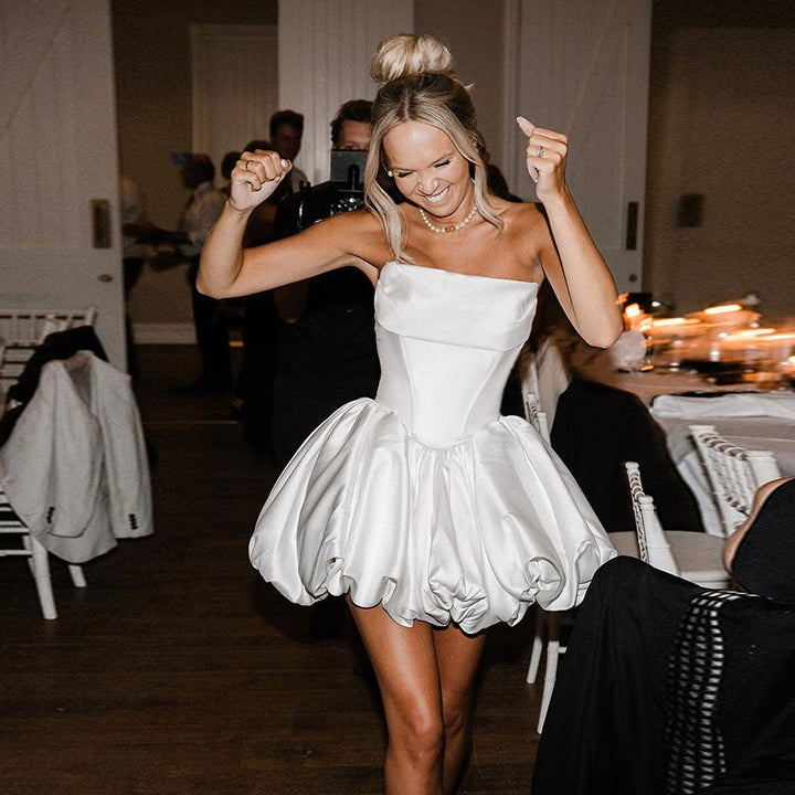 Damer Glamouröst Aftonklänning med voluminös fåll Eva Jonsson-Eva Jonsson