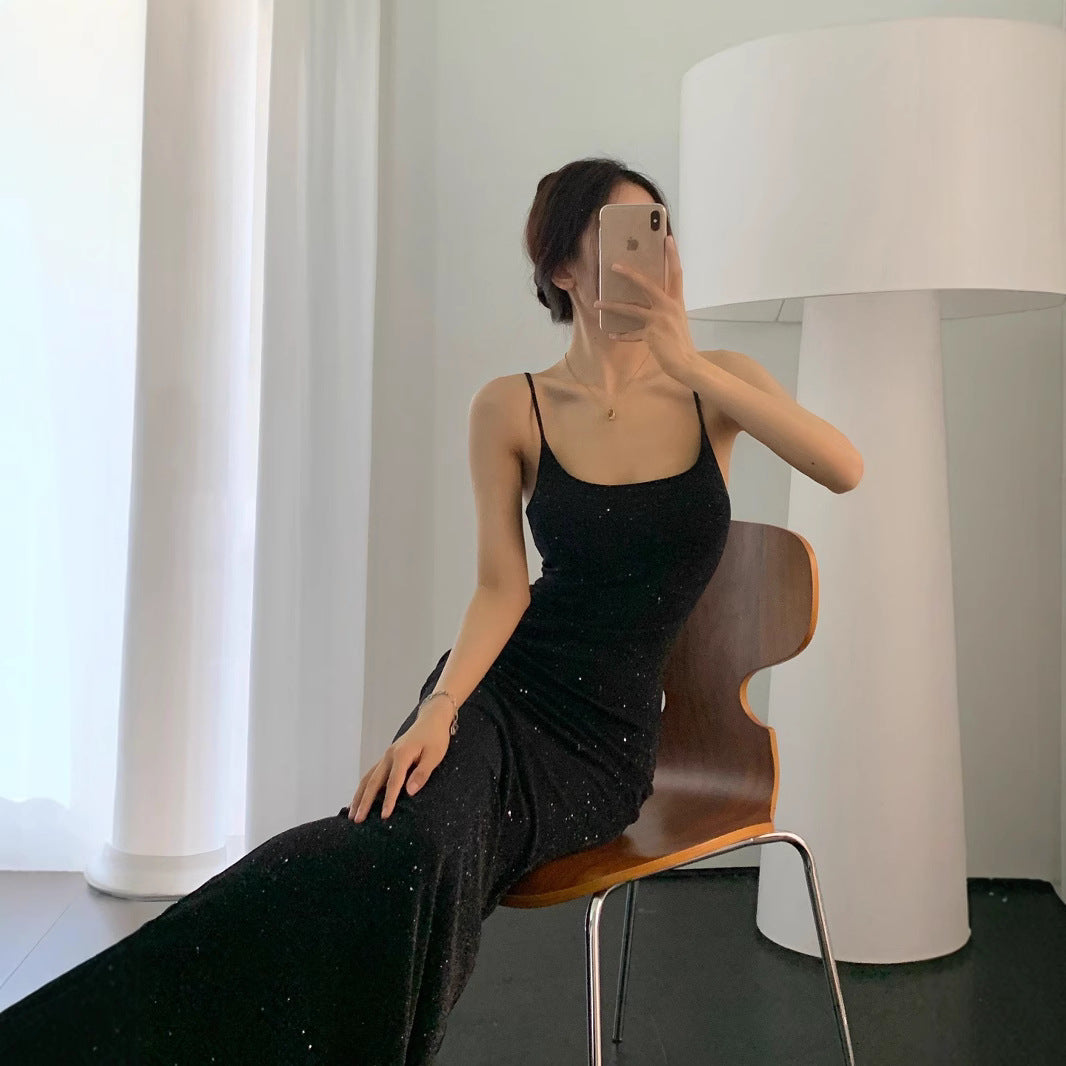 Damer Glamouröst Maxiklänning med eleganta Spaghettiband och utsvängd nederkant Mirla-Eva Jonsson