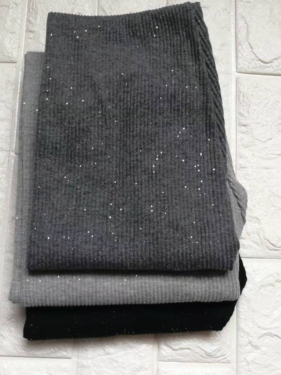 Damer Glittrande Leggings i figurnära ribbdesign Mirla-Eva Jonsson