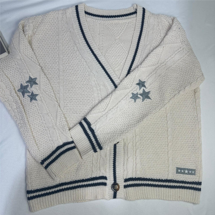 Damer Grov stickad cardigan med flätmönster och kontrastremsor Eva Jonsson-Eva Jonsson