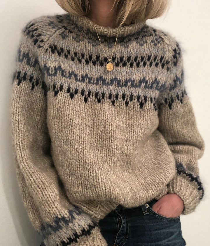 Damer Grov stickad tröja med hög krage och unikt mönster Mirla-Eva Jonsson
