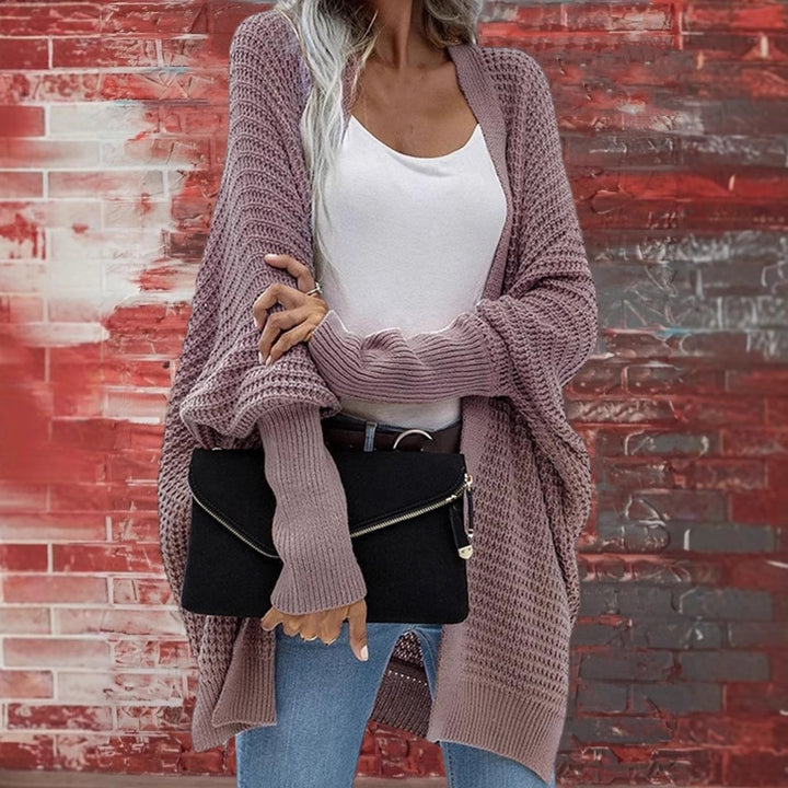 Damer Grovstickad Cardigan i avslappnad design med bred passform och fin struktur Mirla-Eva Jonsson