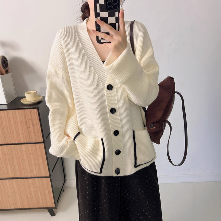 Damer Grovstickad Cardigan med Djupa Fickor och Elegant Knapplist Mirla-Eva Jonsson