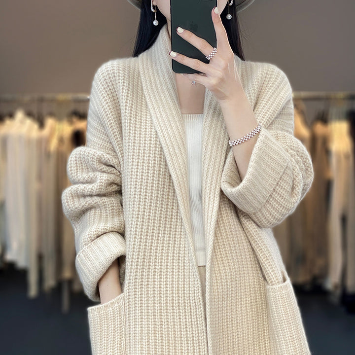 Damer Grovstickad Cardigan med Eleganta Slag och Midjebälte Mirla-Eva Jonsson