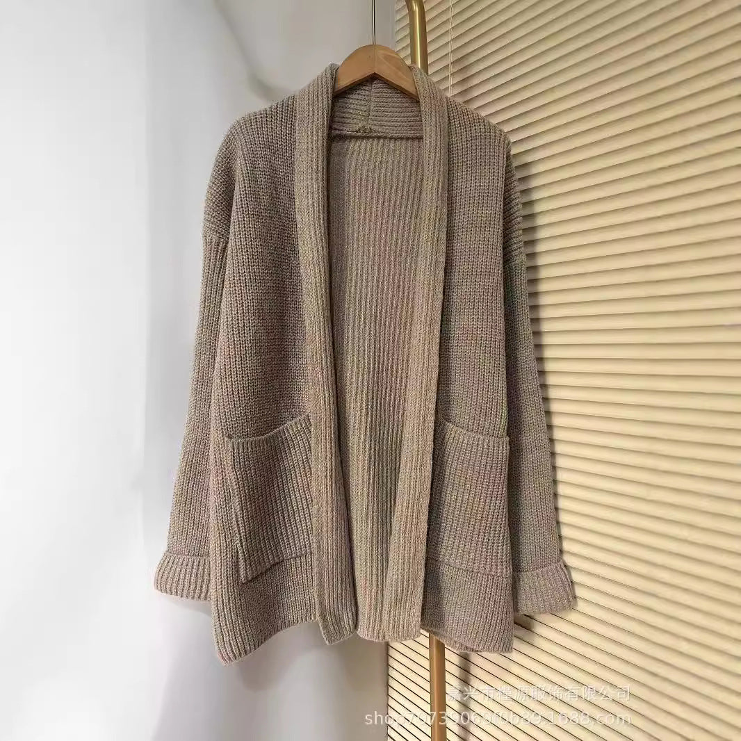 Damer Grovstickad Cardigan med Eleganta Slag och Midjebälte Mirla-Eva Jonsson
