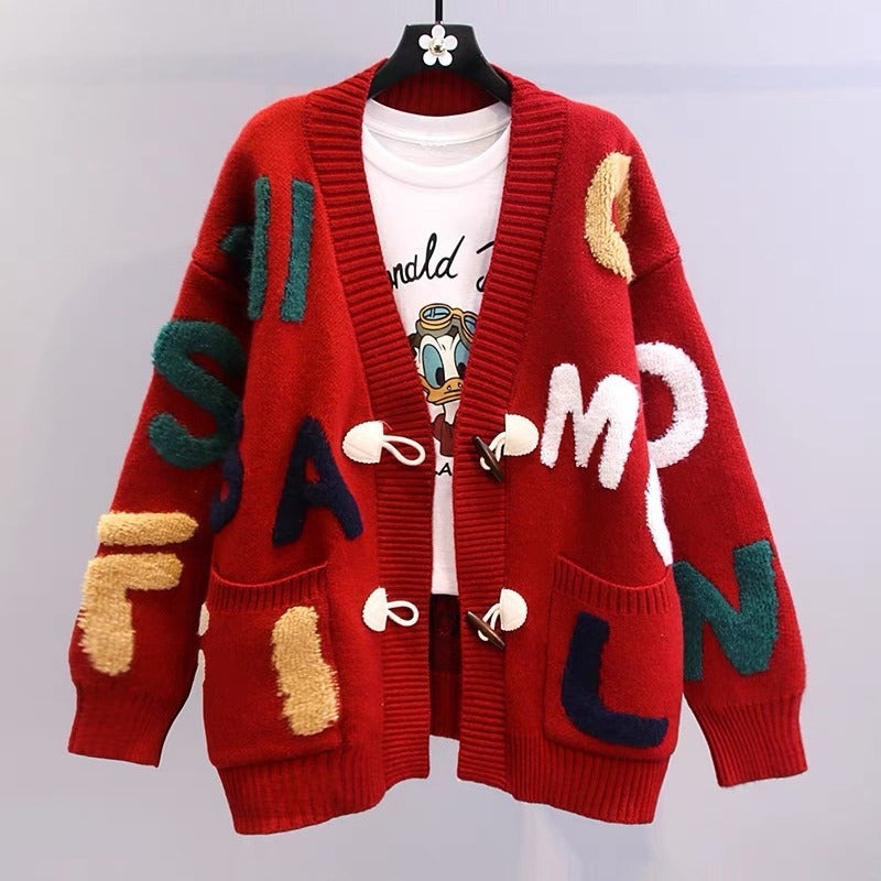 Damer Grovstickad Cardigan med Kreativa Applikationer och Stora Fickor Mirla-Eva Jonsson