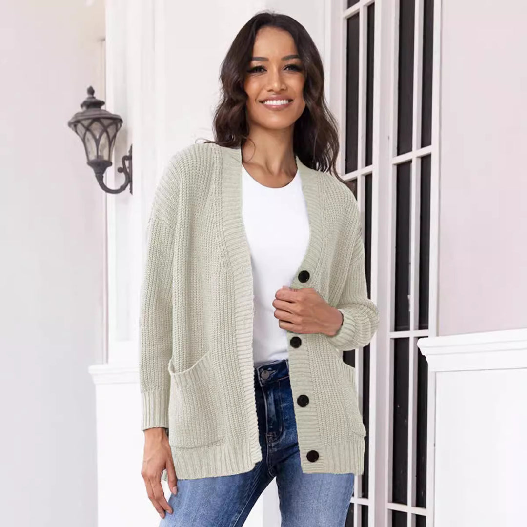 Damer Grovstickad Cardigan med praktiska fickor och klassisk knäppning Eva Jonsson-Eva Jonsson