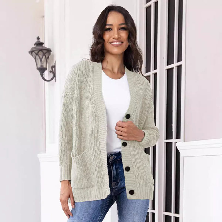 Damer Grovstickad Cardigan med praktiska fickor och klassisk knäppning Eva Jonsson-Eva Jonsson