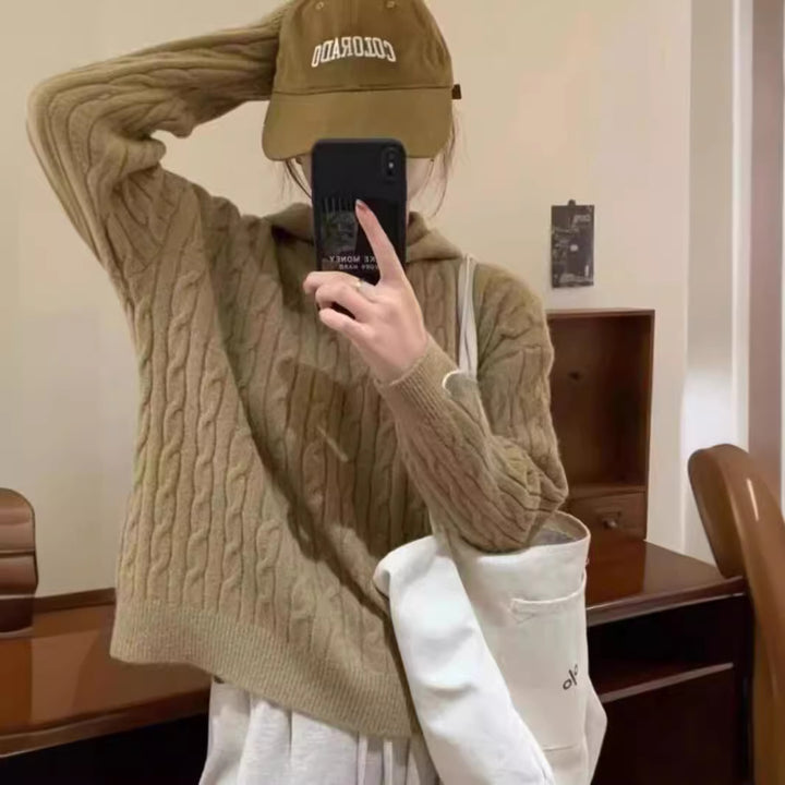 Damer Grovstickad Hoodie med Flätmönster och Avslappnad Passform Eva Jonsson-Eva Jonsson