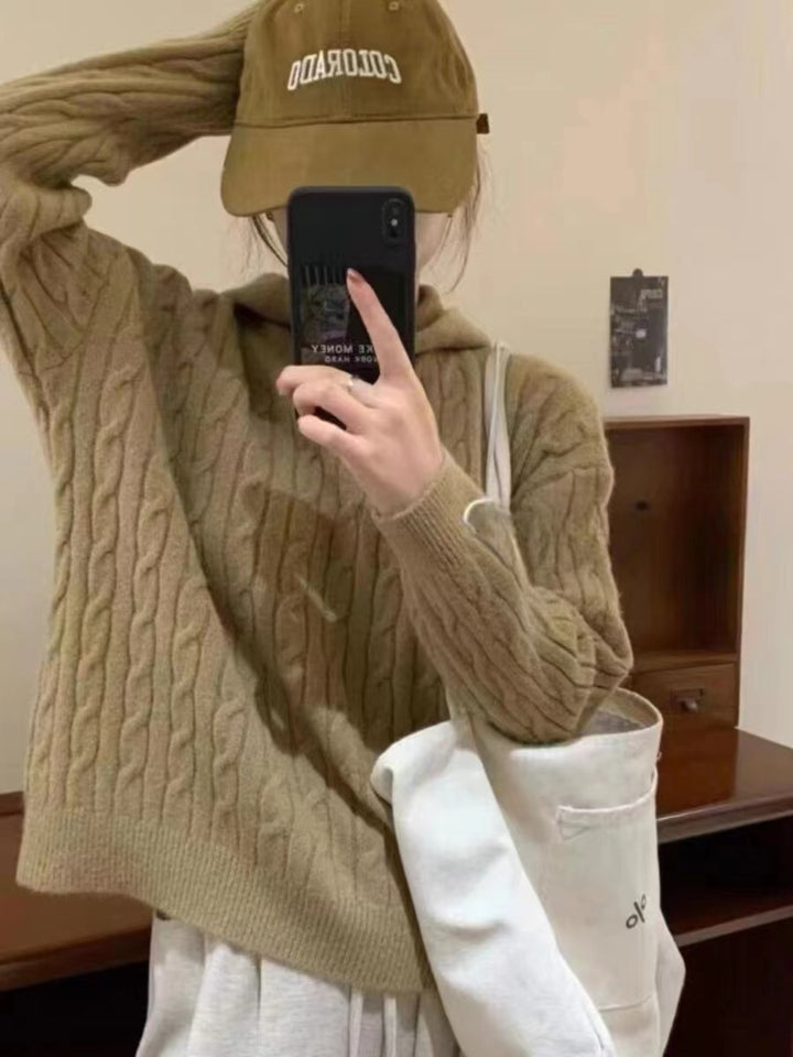 Damer Grovstickad Hoodie med Flätmönster och Avslappnad Passform Eva Jonsson-Eva Jonsson