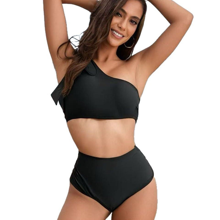 Damer Högmidjad Bikini-set med Asymmetrisk Topp och Justerbar Skärning Mirla-Eva Jonsson
