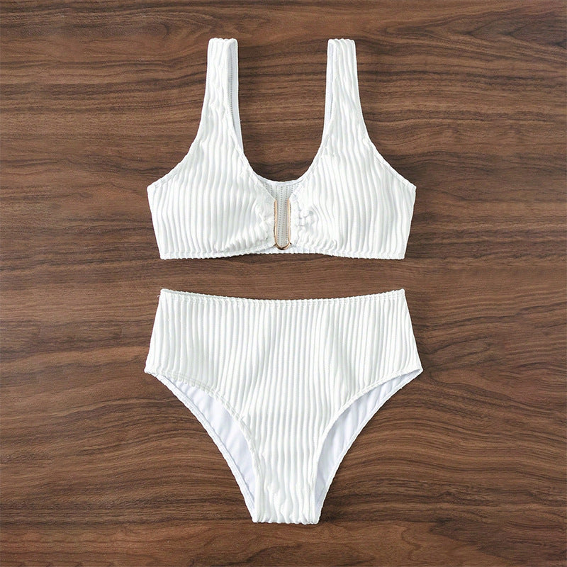 Damer Högskuren Bikini med elegant ribbdesign och modern spänne Mirla-Eva Jonsson