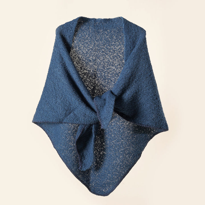 Damer KRAMMIG Wrap poncho med moderna fransar och elegant design Mirla-Eva Jonsson