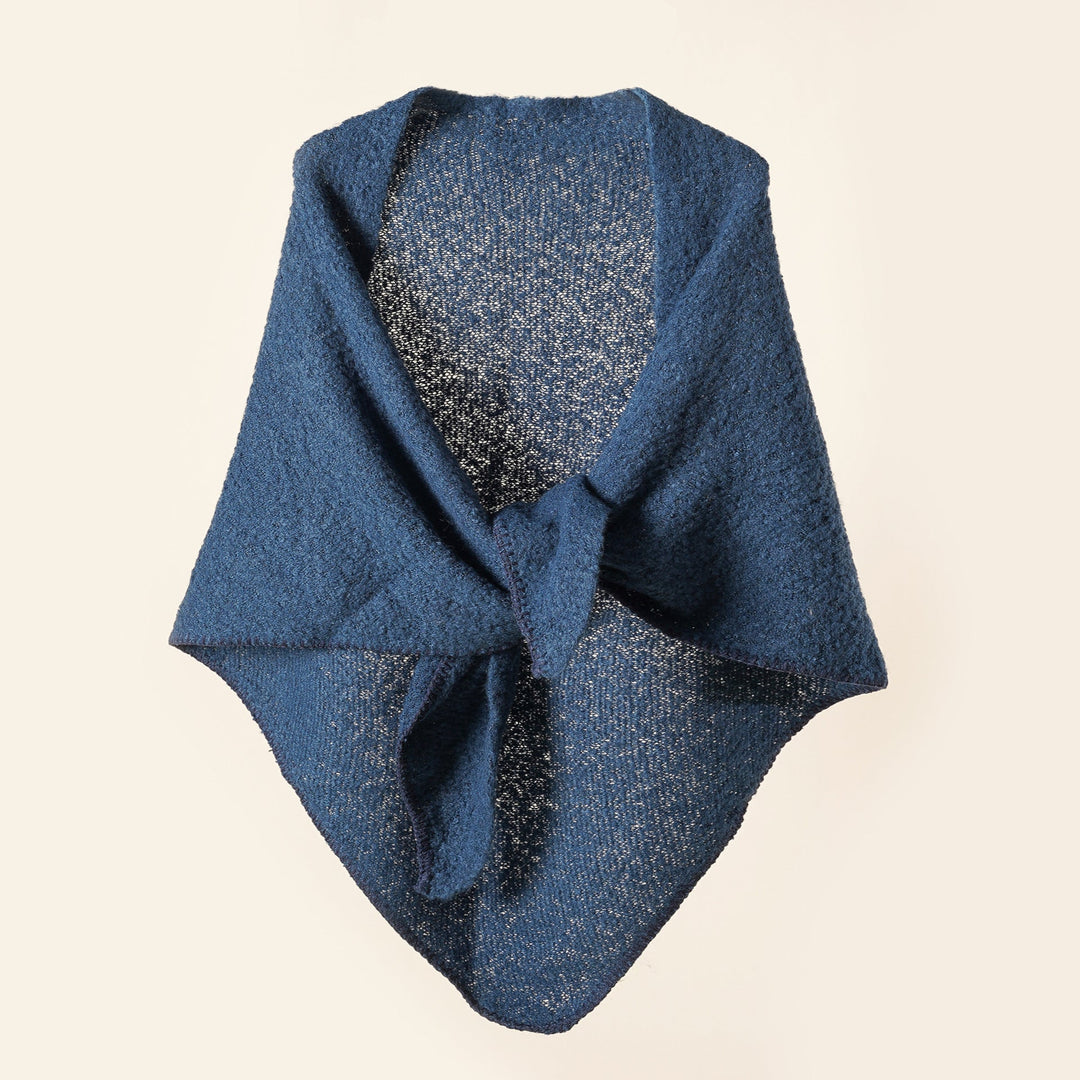 Damer KRAMMIG Wrap poncho med moderna fransar och elegant design Mirla-Eva Jonsson
