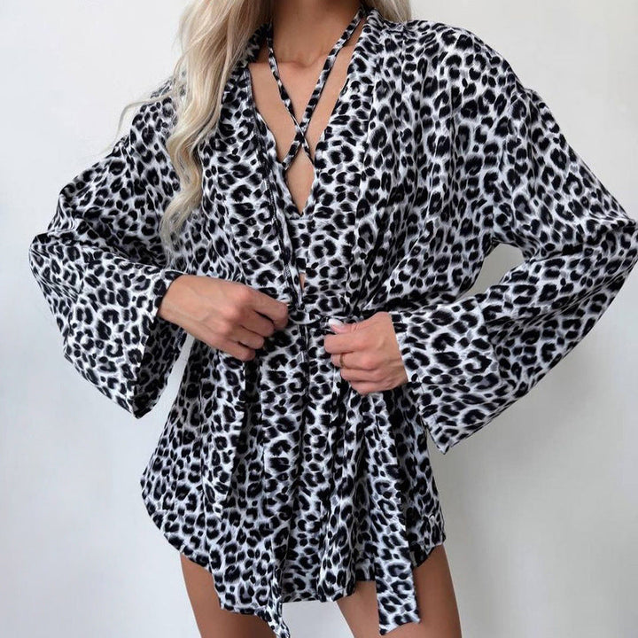 Damer Kimono-morgonrock med leopardmönster och lös passform Mirla-Eva Jonsson