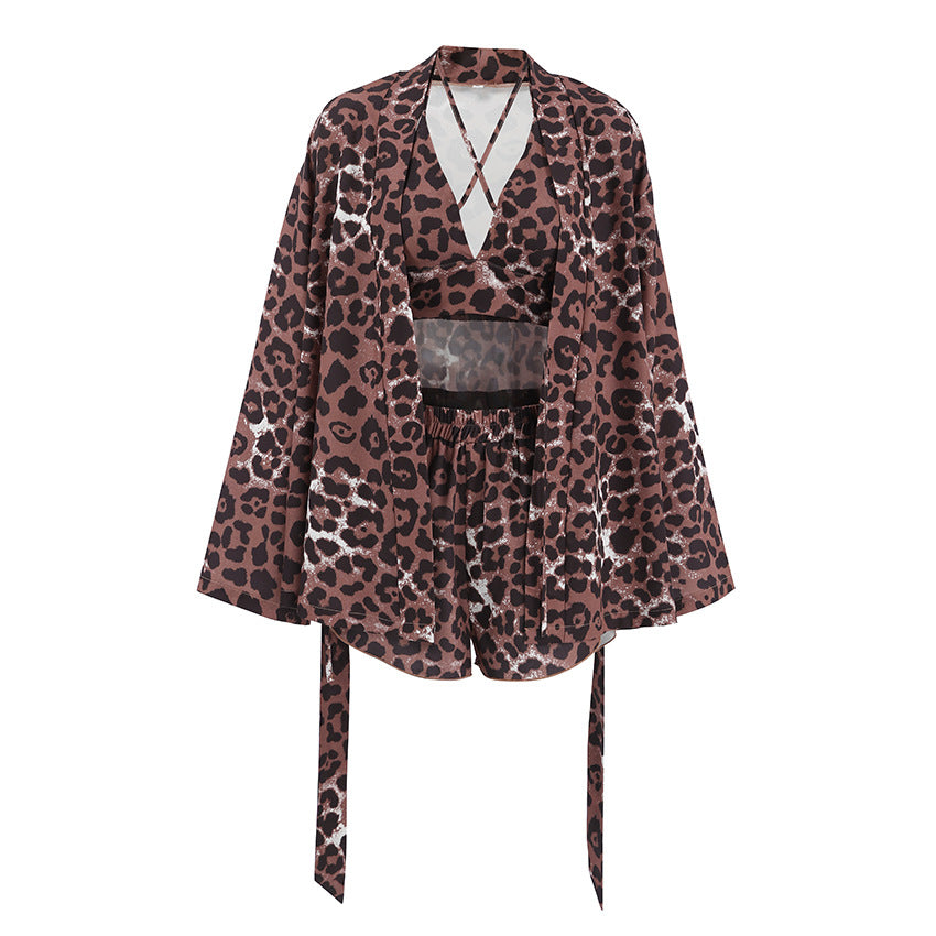 Damer Kimono-morgonrock med leopardmönster och lös passform Mirla-Eva Jonsson
