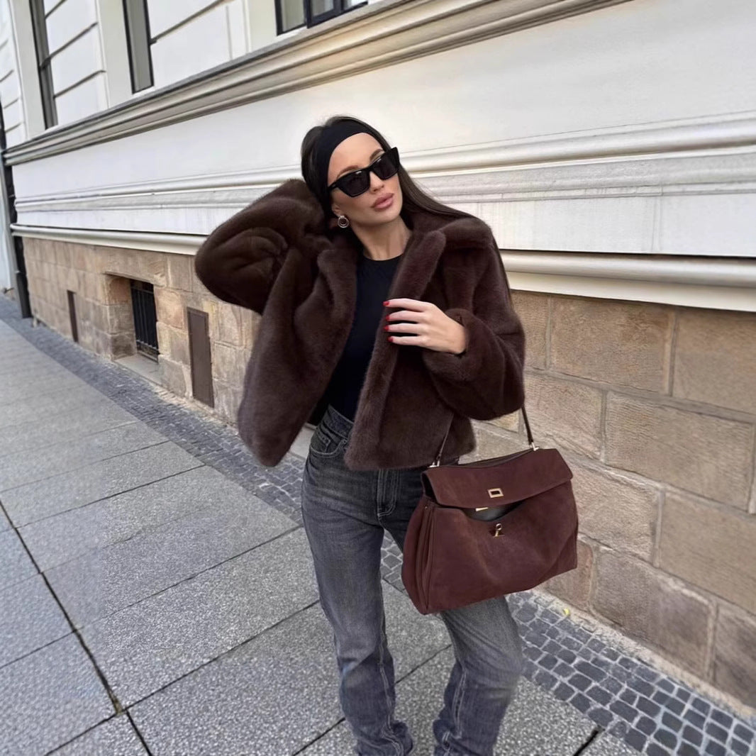 Damer Kort Konstpälsjacka med elegant Krage och extra Komfort Mirla-Eva Jonsson