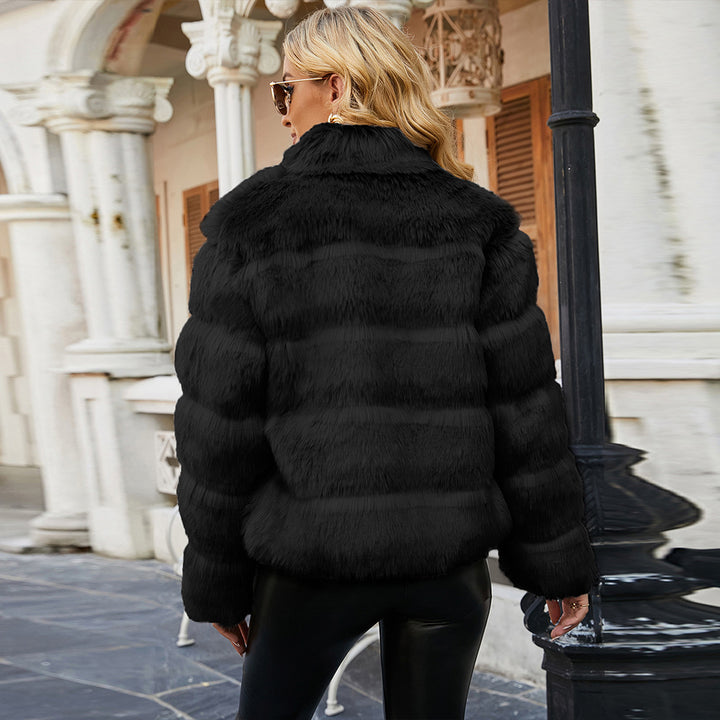 Damer Kort Konstpälsjacka med voluminösa ärmar Mirla-Eva Jonsson