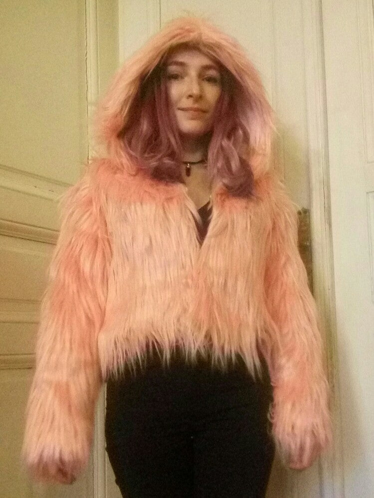Damer Kort Pälsjacka med voluminöst Design Mirla-Eva Jonsson