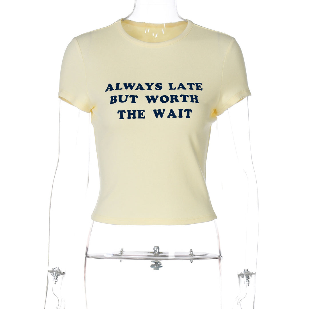 Damer Kort Statement T-shirt med Rundhals U-ringning Mirla-Eva Jonsson