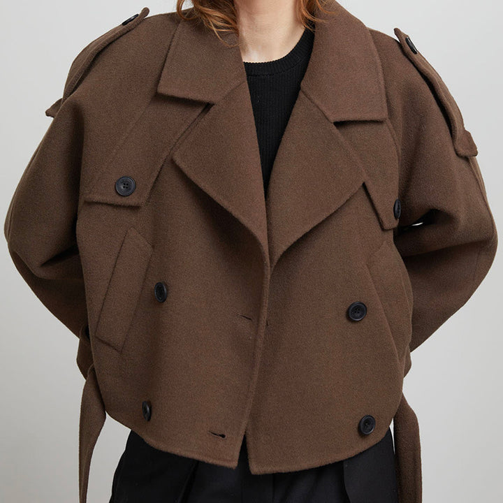 Damer Kort Ulljacka i Trench-stil med stiliga detaljer Mirla-Eva Jonsson