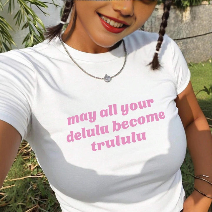 Damer Kortärmad Crop-T-shirt med rolig text Mirla-Eva Jonsson