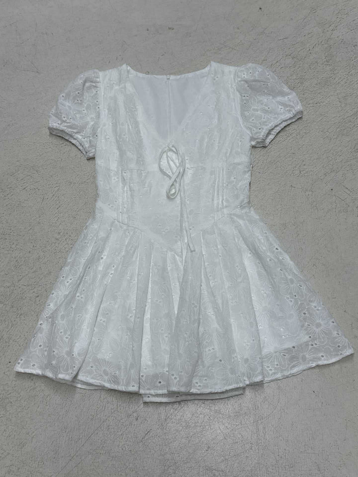 Damer Kortärmad Sommardress med eleganta Volangdetaljer och Bindband Mirla-Eva Jonsson